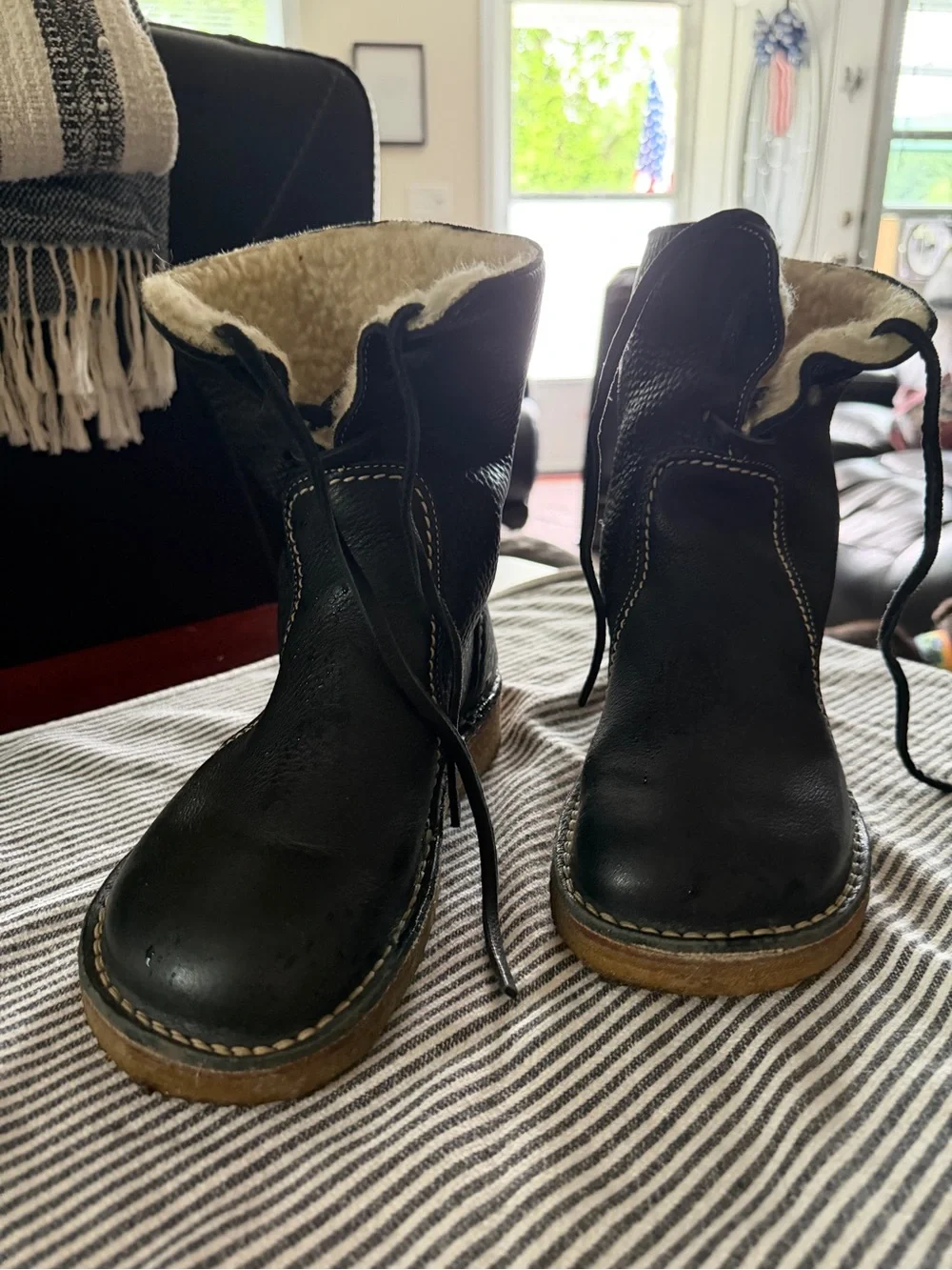 Women's Black Shearling-Lined Lace-Up Winter Boots